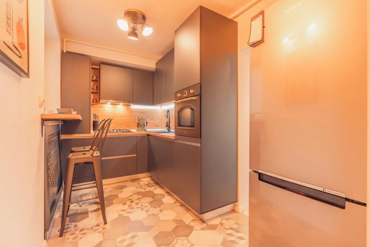 Castanilor 6 - Hip Industrial Apartment Close To City Centre Brasov Ngoại thất bức ảnh