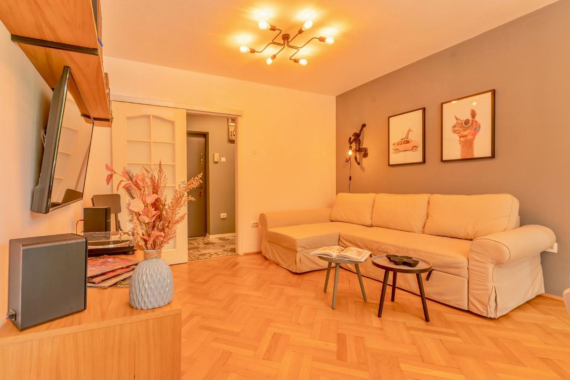 Castanilor 6 - Hip Industrial Apartment Close To City Centre Brasov Ngoại thất bức ảnh