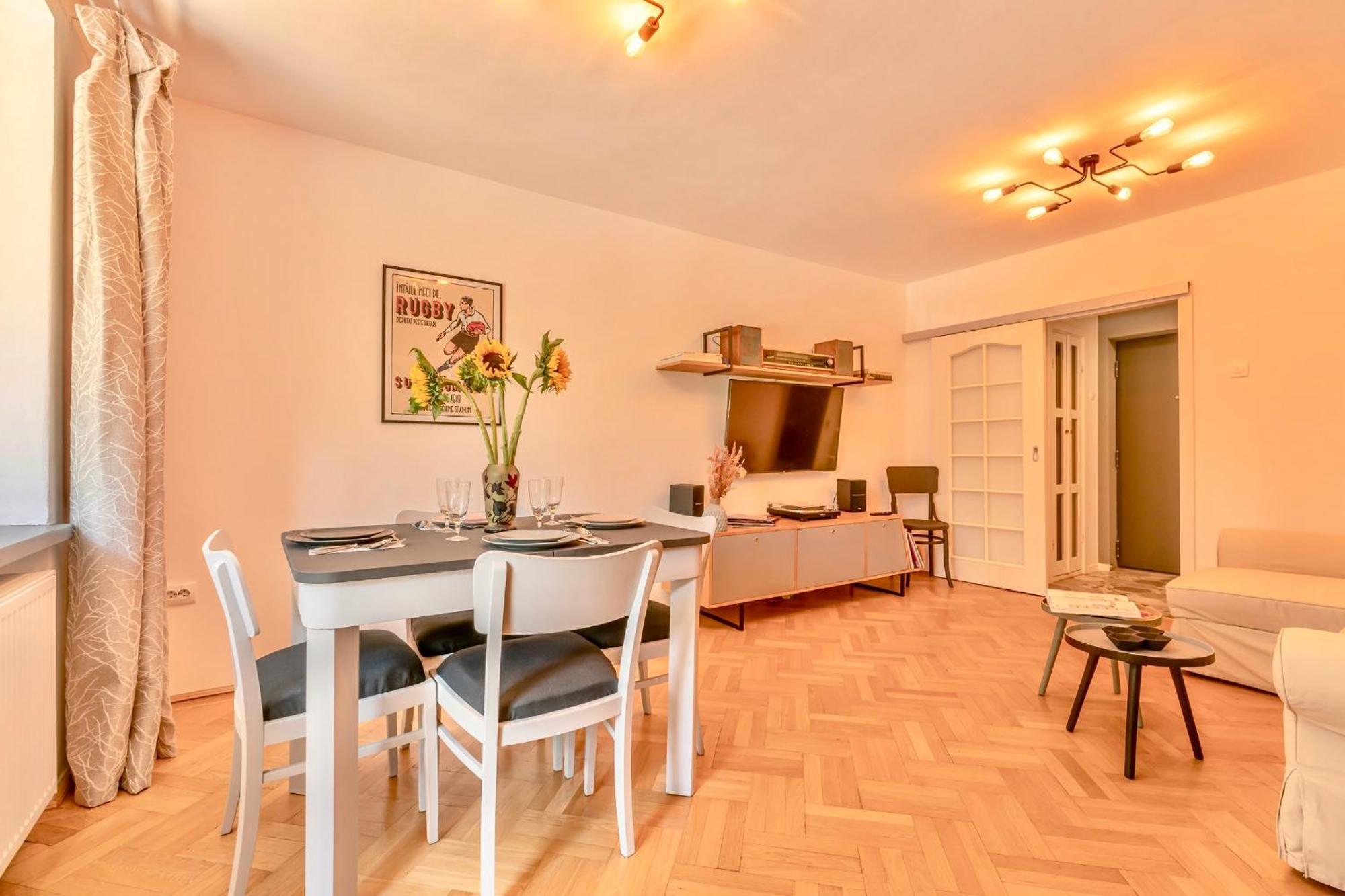 Castanilor 6 - Hip Industrial Apartment Close To City Centre Brasov Ngoại thất bức ảnh